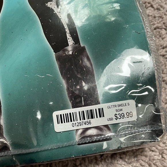 “Sassy Skelegirl” costume 💀✨ - Picture 5 of 8